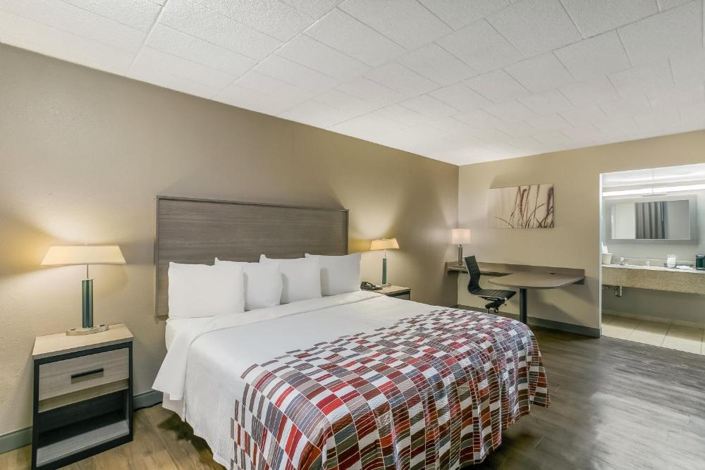 Superior King Room Non-Smoking interior